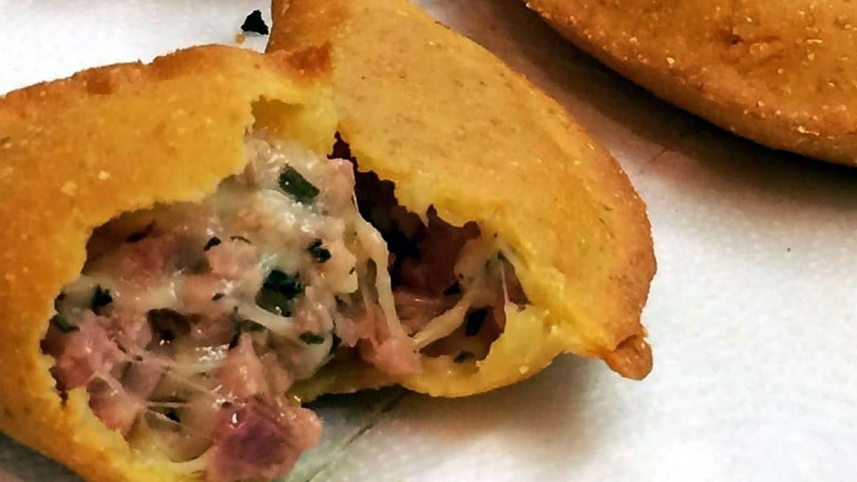 Pastel de Fubá