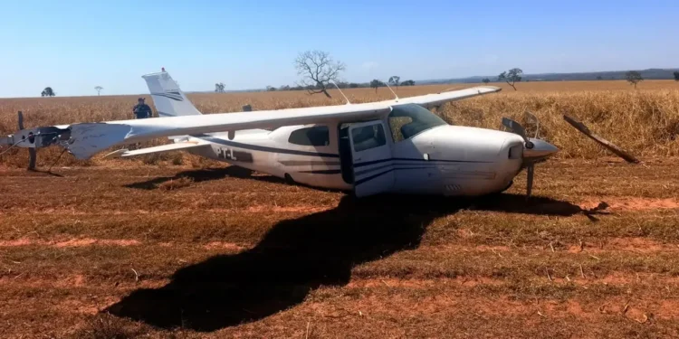FAB intercepta aeronave suspeita oriunda da Bolívia