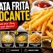 Porção de batatas fritas douradas e crocantes