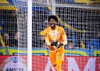 corinthians hugo souza