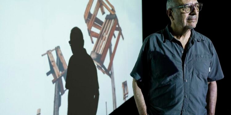 Exposição Não Somos Mula com fotografias de Rogério Reis
