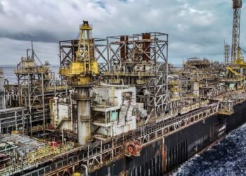 Trabalhadora na plataforma P-67, Bacia de Santos