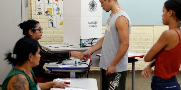 Estudantes no ENEM em São Paulo