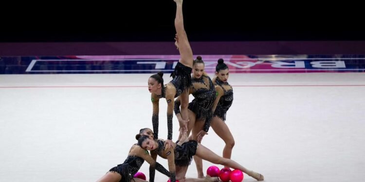 Ginástica rítmica: Brasil conquista bronze e vaga olímpica.