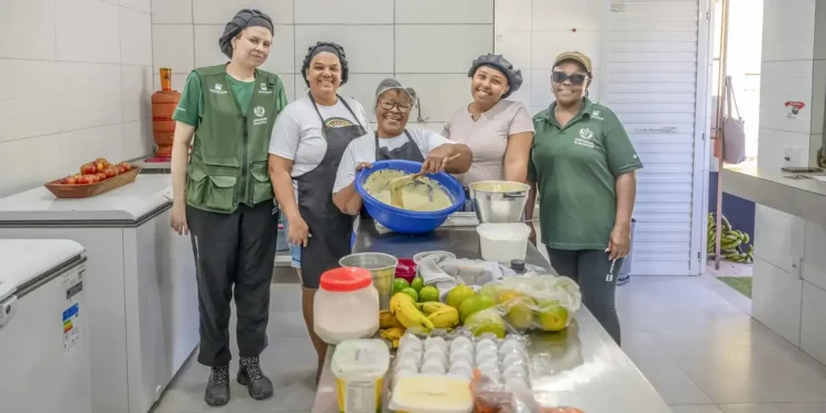 Cozinha das Caranguejeiras em Magé, RJ.