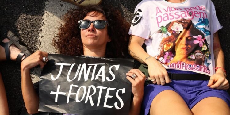 Brasília (DF), 31/08/2026 - Análise de propostas dirigidas às mulheres em planos de governo.