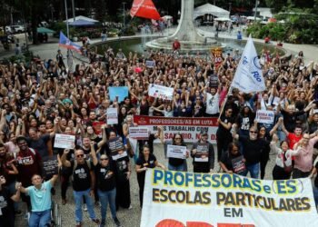 Protesto de professores no Largo do Machado, Rio de Janeiro.