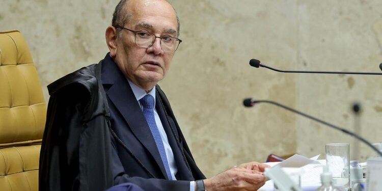 Ministro Gilmar Mendes durante sessão do STF.