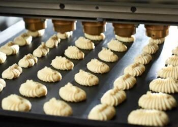 Biscoitos amanteigados prontos para servir