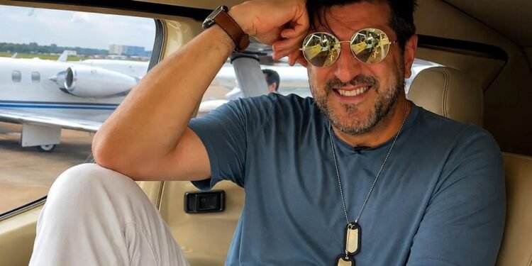 Imagem de Lito Sousa, youtuber e piloto