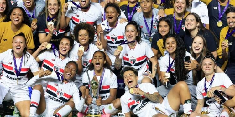 Final do Campeonato Brasileiro entre São Paulo e Corinthians no Morumbi