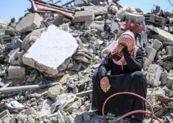Pessoas vivem em condições difíceis em Gaza