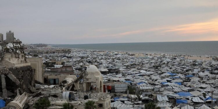 Imagem do Mercado de Grãos em Khan Yunis, Gaza, em restauração.