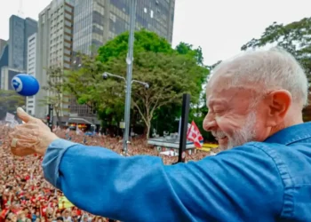 Ato pela reeleição de Lula na Avenida Paulista