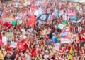 Apoiadores de Lula durante manifestação em Copacabana.