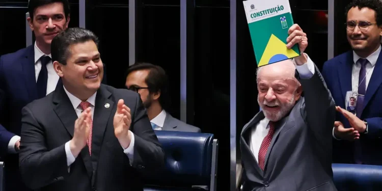 Lula durante promulgação da PEC 221