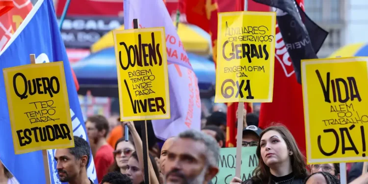Protesto em São Paulo contra a escala 6x1