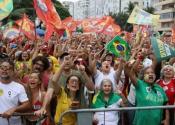 Ato em apoio à reeleição de Lula em Brasília.