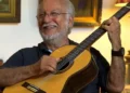 Roberto Menescal é homenageado no programa Cena Musical