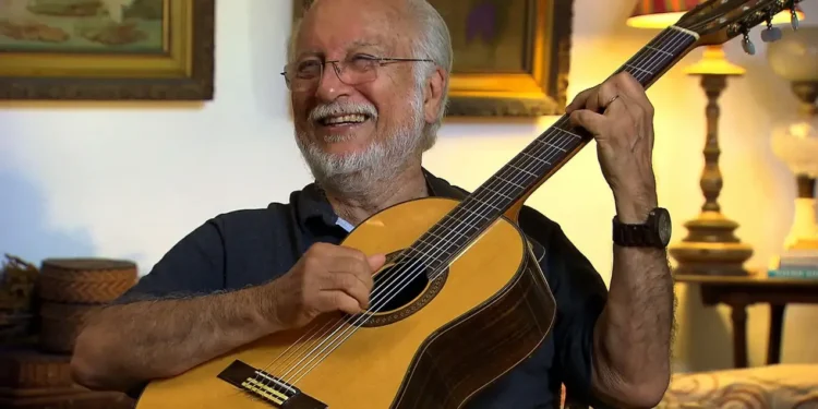 Roberto Menescal é homenageado no programa Cena Musical
