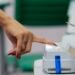 Eleitor Paulo César da Silva após votar no Rio de Janeiro.
