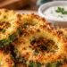 Anéis de abobrinha crocantes com parmesão